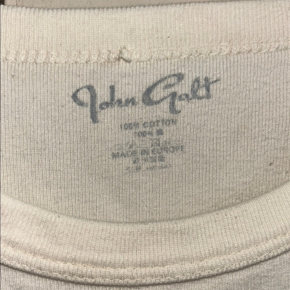 🧸Brandy Melville Cream Crop Top with Bear Detail - Picture 4 of 4